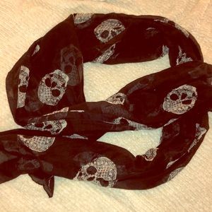Skull scarf